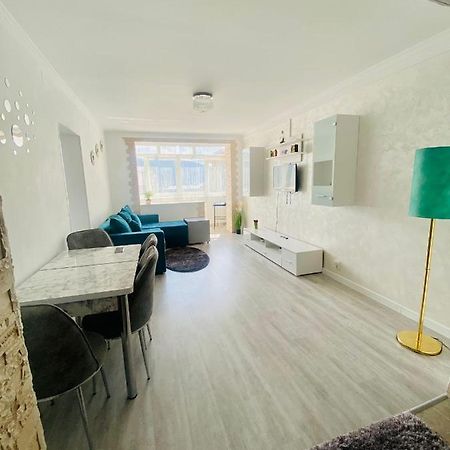 Apartament Tiron In Centru Orasului Gura Humorului Exteriör bild