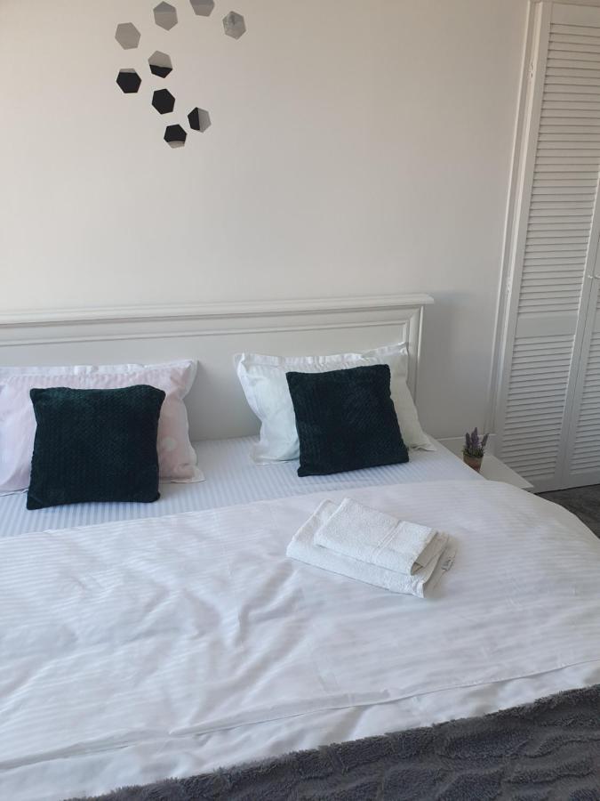 Apartament Tiron In Centru Orasului Gura Humorului Exteriör bild