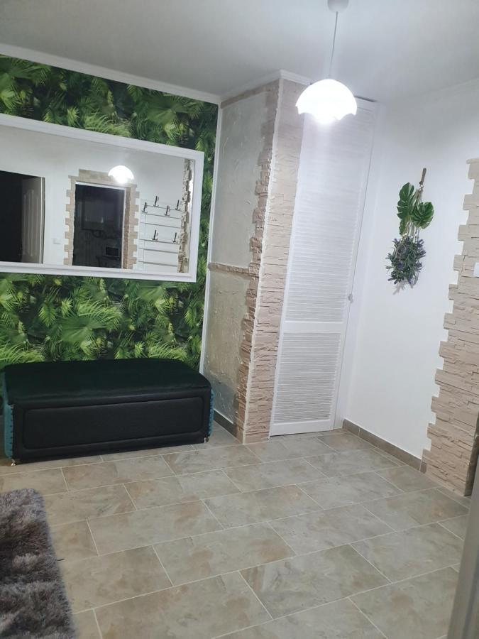Apartament Tiron In Centru Orasului Gura Humorului Exteriör bild