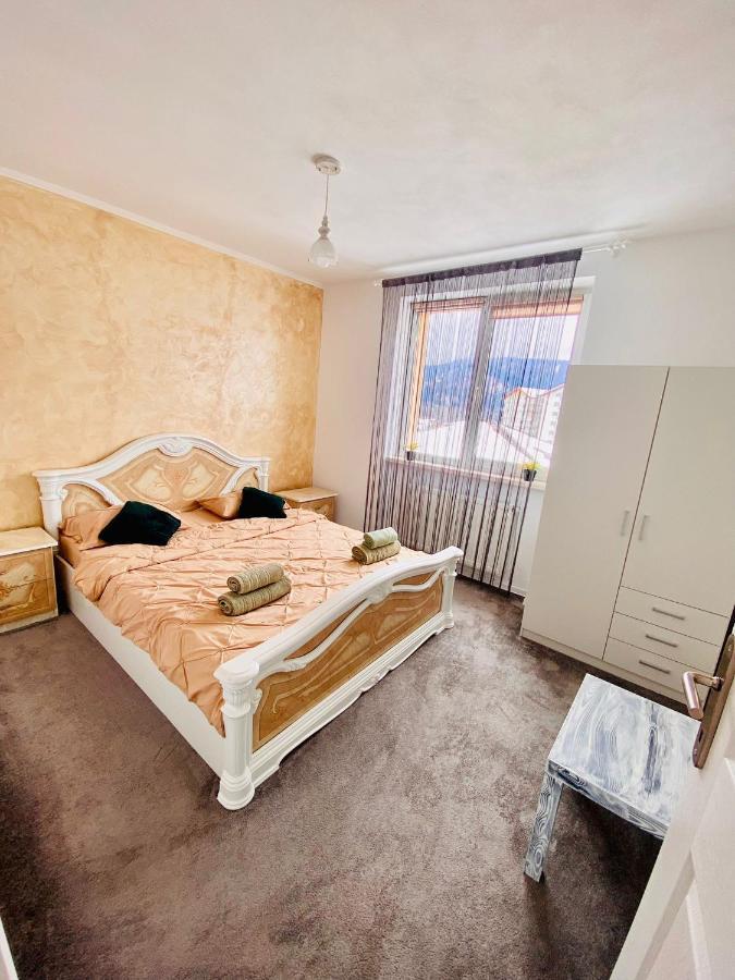Apartament Tiron In Centru Orasului Gura Humorului Exteriör bild